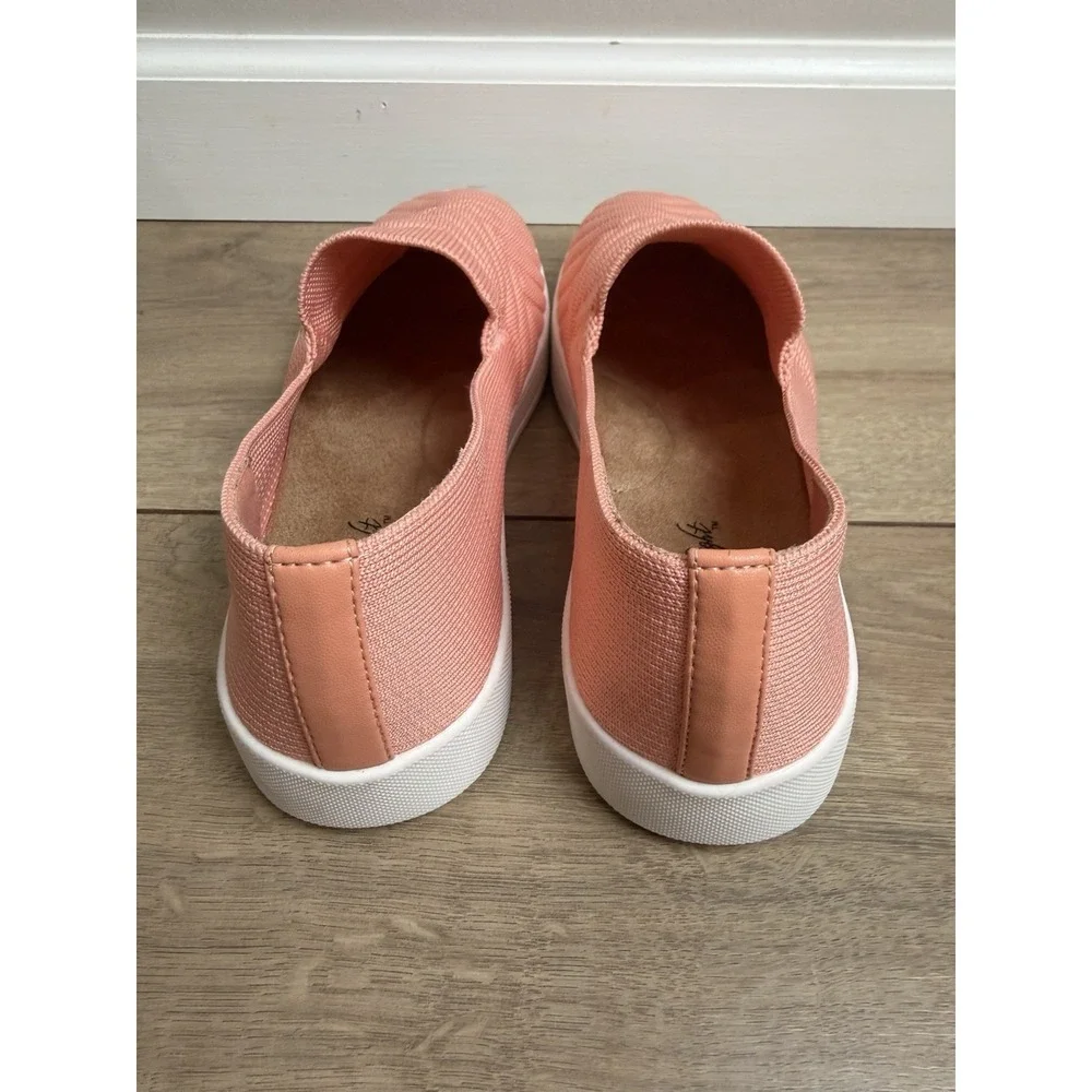 Vintage 7 Eight these women